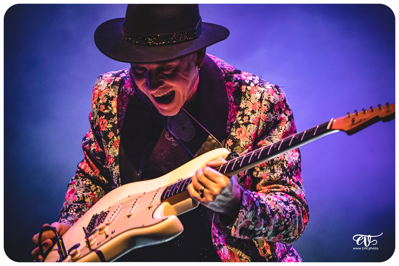 L'HISTOIRE DU ROCK EN 13 GUITARES